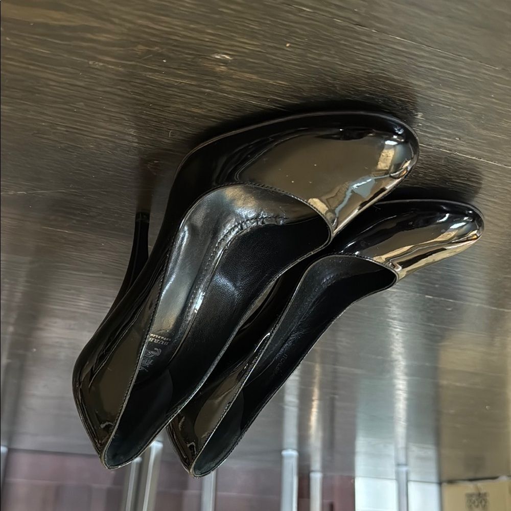 Burberry Black Patent Leather Heels – Size 36.5 | NWOB | Elegant Designer Pumps - Picture 7 of 14